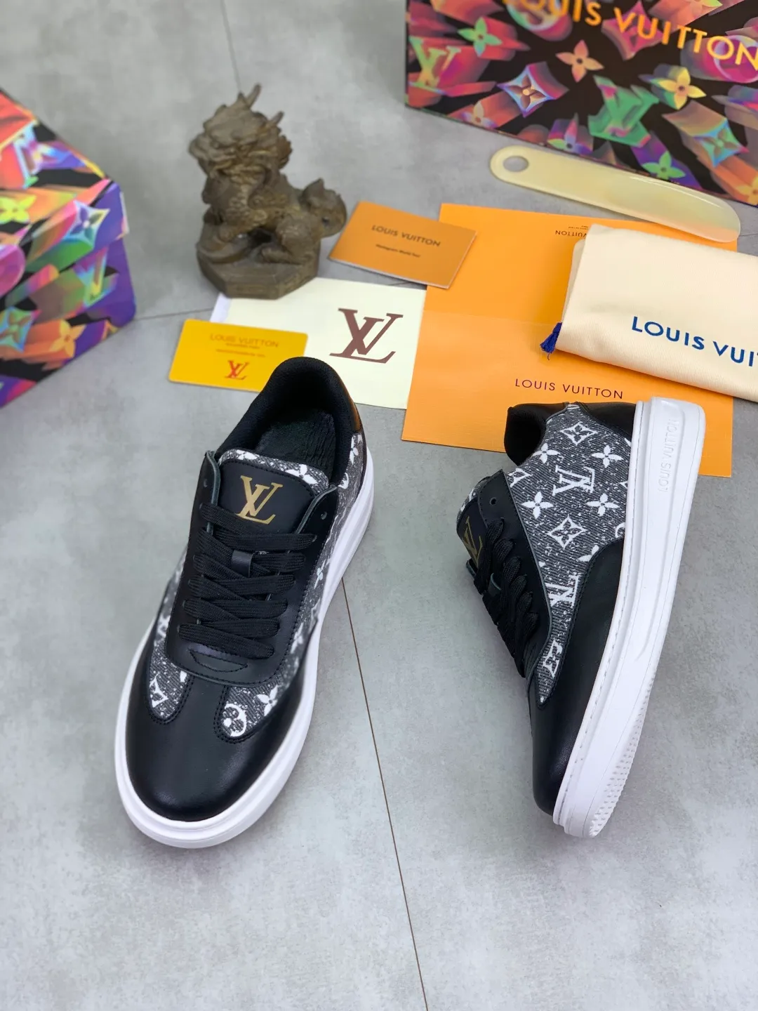 Men's men's shoes💰P520💰[New model]🆘High quality cowhide [Louis Vuitton]LV official website latest model🎁casual and fashionable men's shoes👟hot style💥simple and elegant style, exclusive for trendy men. Unique official website latest brand elements👑original decoration, fashionable and generous, the fabric is made of original denim➕comfortable and breathable mesh lining➕cow leather feet ✅The official website specifies wear-resistant casual outsole, the classic model is taken in real life🎬Color: 5⃣️colors available😍Number of codes: 38-44 Full set of packaging